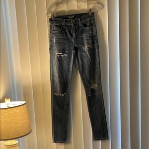 Women’s Agolde Dark Wash Distressed Skinny Jeans brand new without tag!